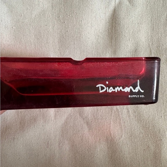 Diamond Supply Co. Red Diamond-Shaped Ashtray - Picture 3 of 5